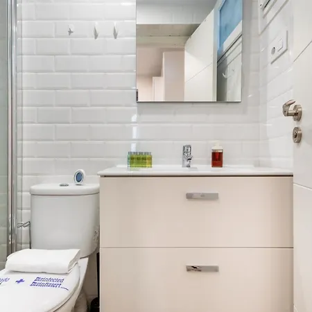 2 Bedrooms 1 Bathroom Furnished - Lavapies - Modern - Mintystay Madrid Exterior photo