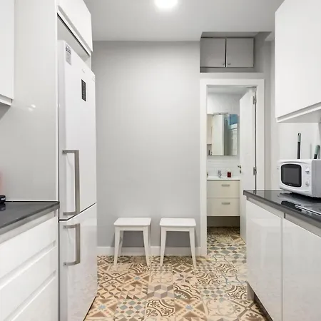 2 Bedrooms 1 Bathroom Furnished - Lavapies - Modern - Mintystay Madrid Exterior photo