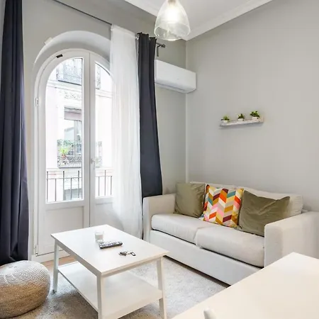 2 Bedrooms 1 Bathroom Furnished - Lavapies - Modern - Mintystay Madrid Exterior photo