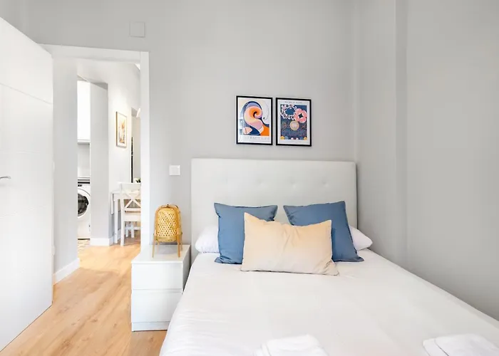 2 Bedrooms 1 Bathroom Furnished - Lavapies - Modern - Mintystay